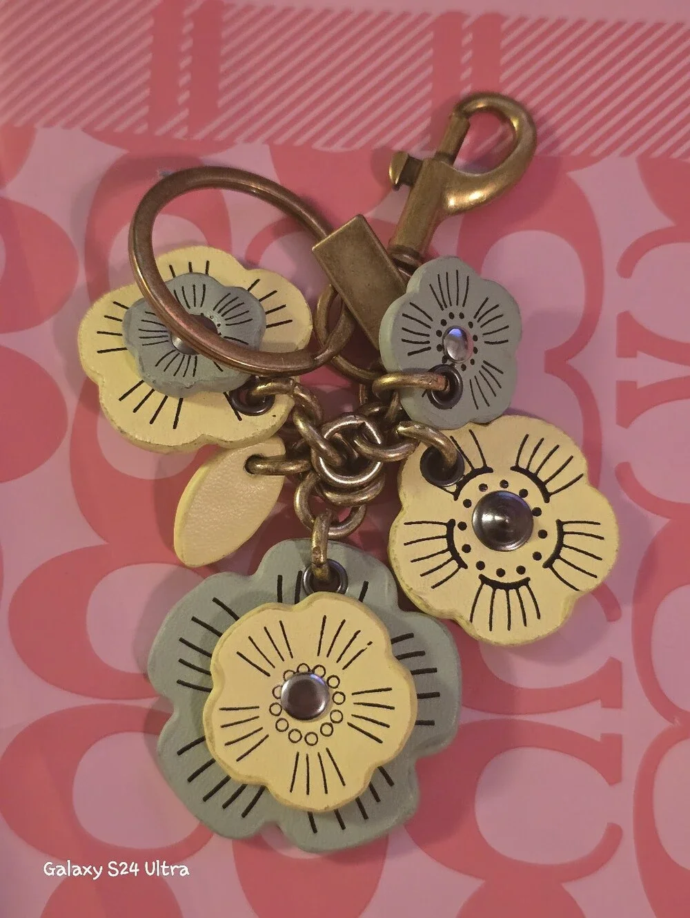 Flower Bag Charm/ Keychain NEW